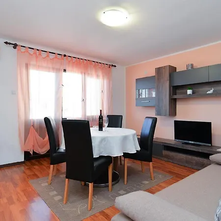 Für 4 Personen Ca 60 Qm In červar-porat, Istrien Istrische Riviera Apartamento Poreč