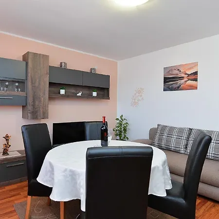 Für 4 Personen Ca 60 Qm In červar-porat, Istrien Istrische Riviera Apartamento *